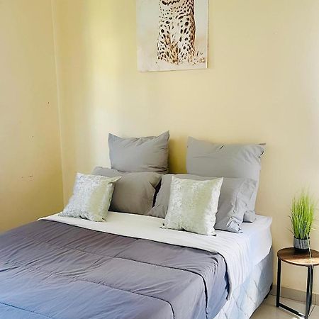 Zakhele Guest House มันซีนี ภายนอก รูปภาพ