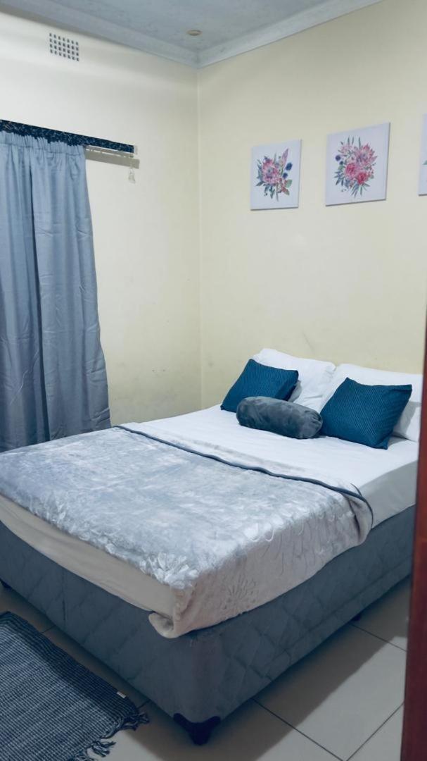 Zakhele Guest House มันซีนี ภายนอก รูปภาพ